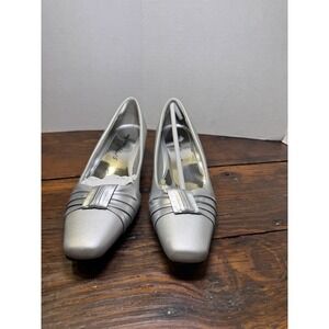 Easy Street Alive @5 Waive Kitten Heel Pumps‎ Silver Satin Dressy Wedding 8.5M